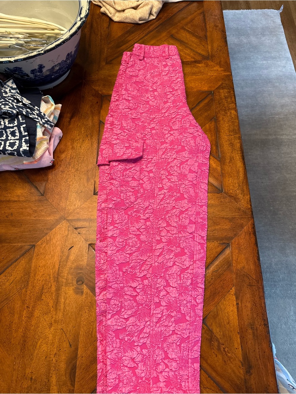 Girls' Pink Floral-Textured Cargo Leggings